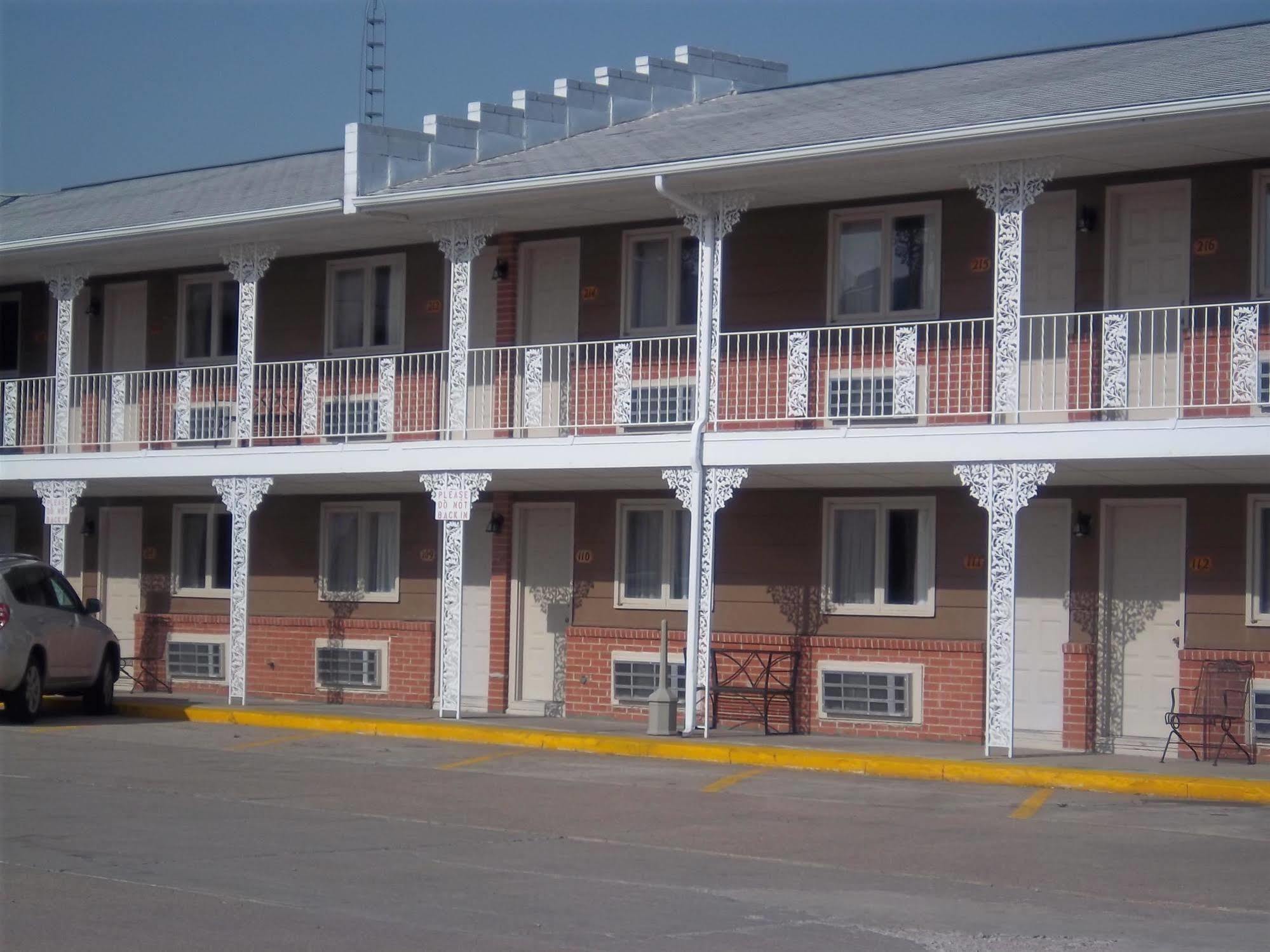 Circle S Motel Cozad Exterior photo